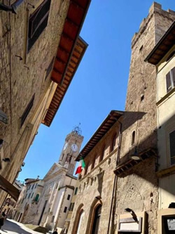 chianti tour vino toscano vigne SAN GIMIGNANO TOSCANA poggibonsi dormire slow food mangiare